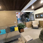 Casa à Venda no Santa Marta com 3 Suítes e Piscina