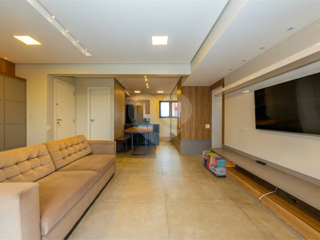 Apartamento à venda com 3 quartos, sendo 1 suíte,  em Chácara Santo Antônio, São Paulo, SP