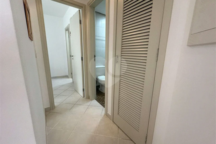 Apartamento à venda com 3 quartos, sendo 1 suíte, em Riviera de São Lourenço, Bertioga, SP