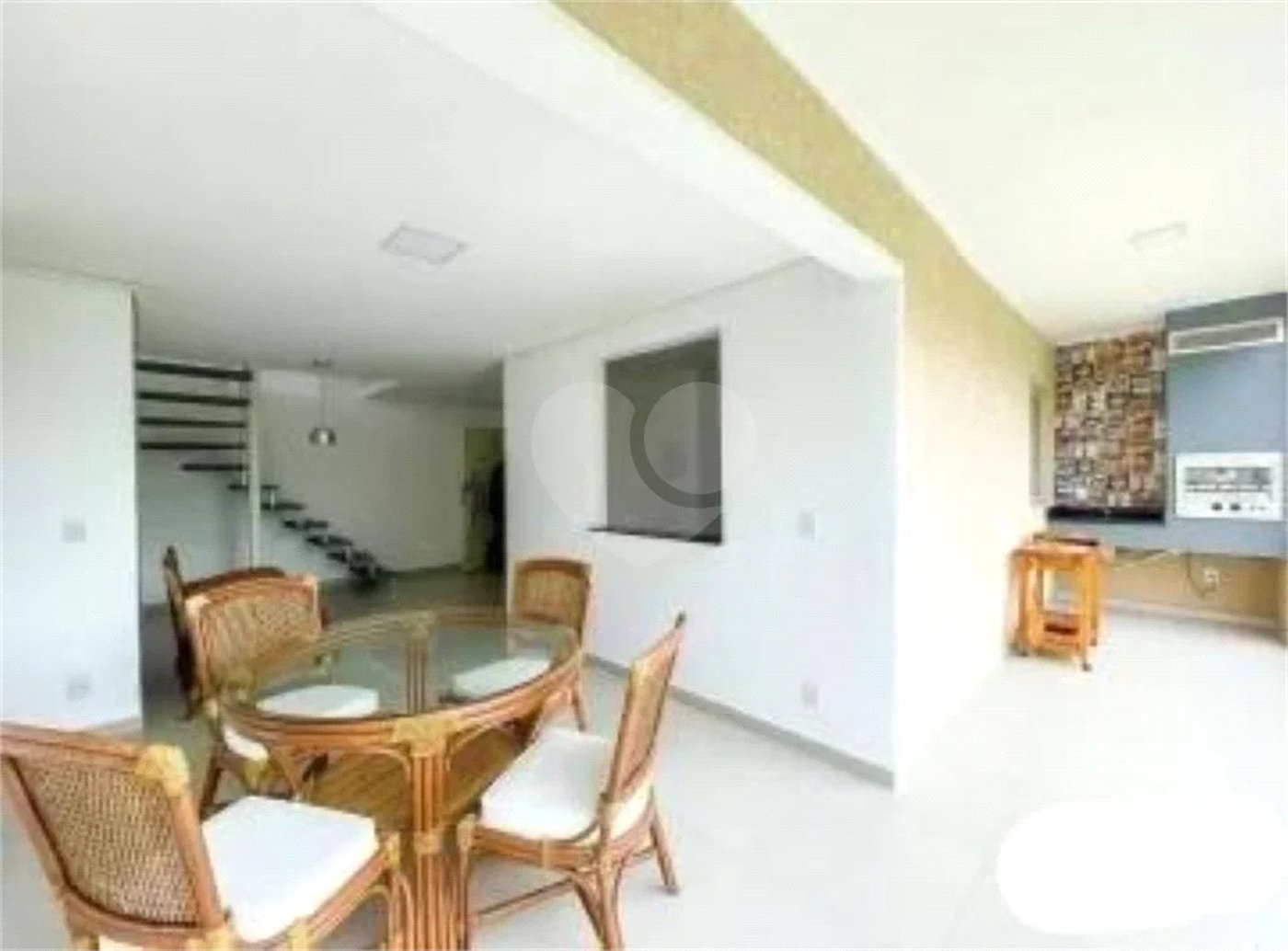 Cobertura Triplex com Mobilia parcial em Itapetinga Atibaia