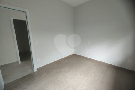 Casa exclusiva em Atibaia de alto padrão com 3 suítes, piscina, espaço gourmet, condomínio fechado, aceita financiamento