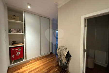 Casa a venda no condomínio Damha II