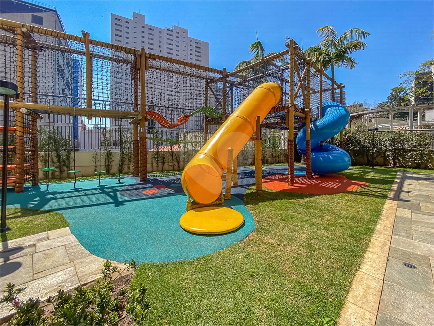 Apartamento - Vila Mariana - Alto Padrão - 3 Suítes - 4 Vagas - Venda / Compra - Próximo ao Metrô