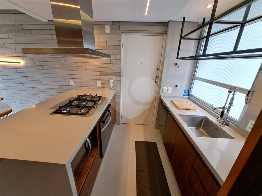 Apartamento mobiliado de 85 m² no Itaim Bibi | 3 dormitórios, 1 suíte e 1 vaga