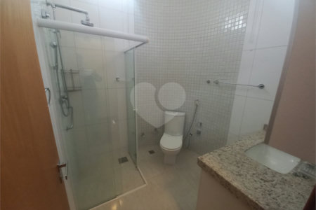 Excelente sobrado a venda no Condomínio Parque Sabará.