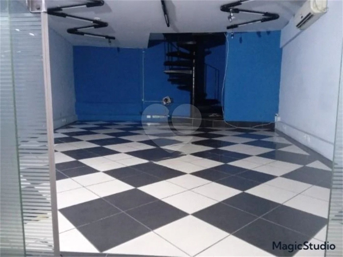 Sala com 37m² , 2 vagas , à venda no Jabaquara.