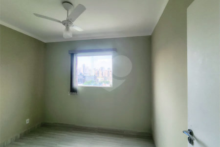 Casa com Suíte Master, Closet, Piscina e Espaço Gourmet Próxima ao Parque Ecológico- 03 quartos -com quintal