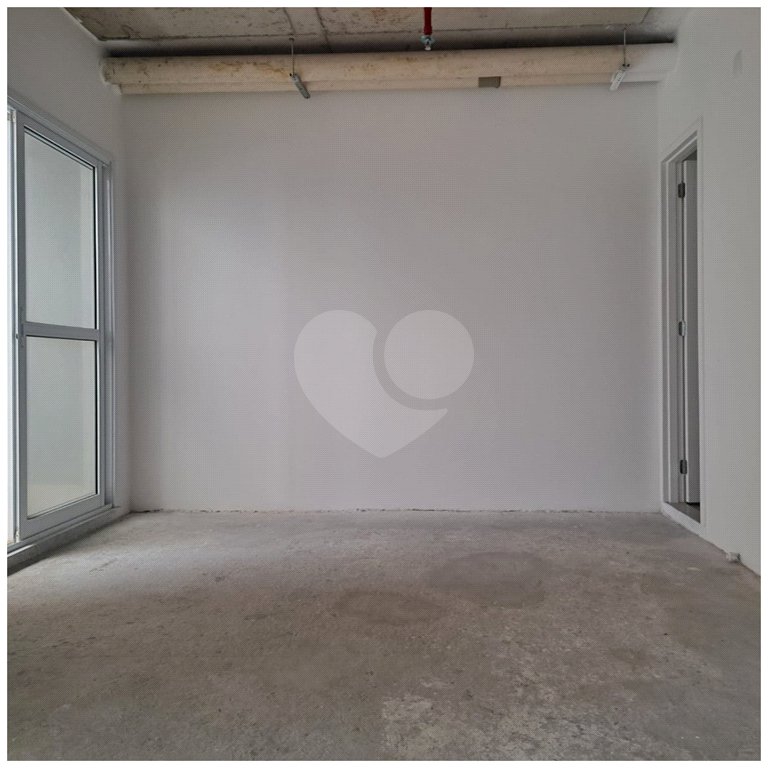 Sala comercial, nova, para venda ou locação, junto à Estação Vergueiro do Metrô