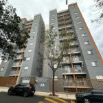Apartamento a venda com 2 dormitorios sendo 1 suíte