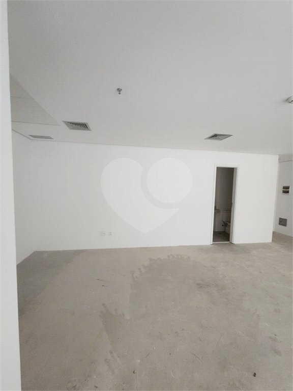 Sala comercial a venda em frente ao Allianz Parque