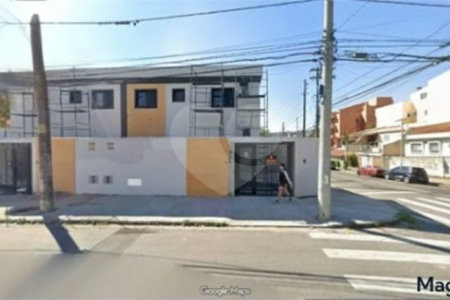 Sobrado com 194m² , 3 dormitórios , sendo 1 suíte , 4 vagas , à venda na Vila Pires , em Santo André.
