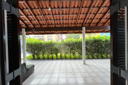 CASA NA PRAIA A POUCOS PASSOS DO MAR TERRENO AMPLO E EXCELENTE ESPAÇO PARA TODA A FAMÍLIA