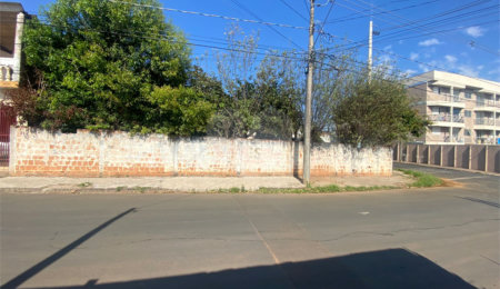 Terreno à venda em Vila Brasília, São Carlos, SP