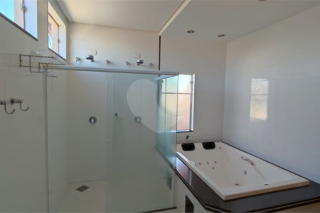 Casa à Venda de 5 dormitórios em São Carlos, no Residencial Eldorado