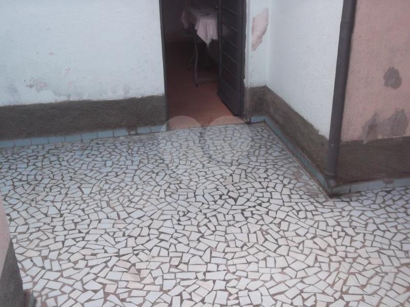 Casa térrea à venda na Saúde - terreno plano 250m² - 3 Quartos/5 Vagas