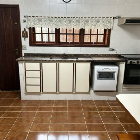 Sobrado à venda com 197m², 3 quartos, sendo 1 suíte, piscina próximo ao metrô Vila Sônia