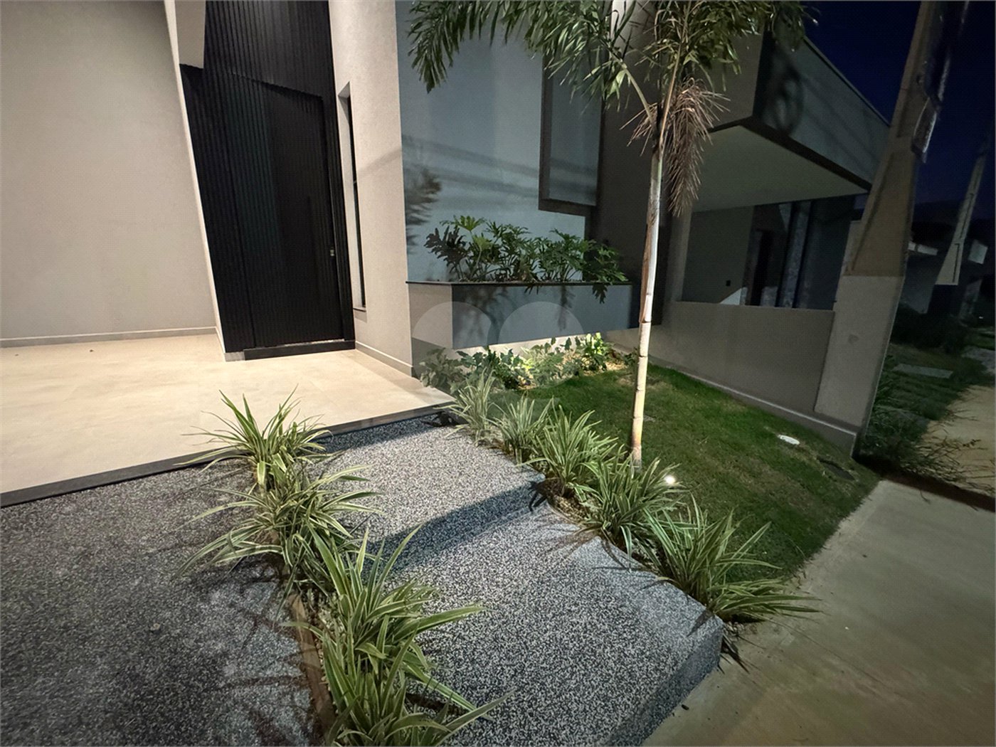 CASA A VENDA COM 3 DORMITÓRIOS, SENDO 1 SUITE NO SESIDENCIAL VILLENEUVE