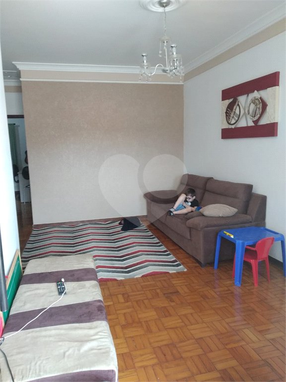 Casa Térrea com 3 dormitórios.