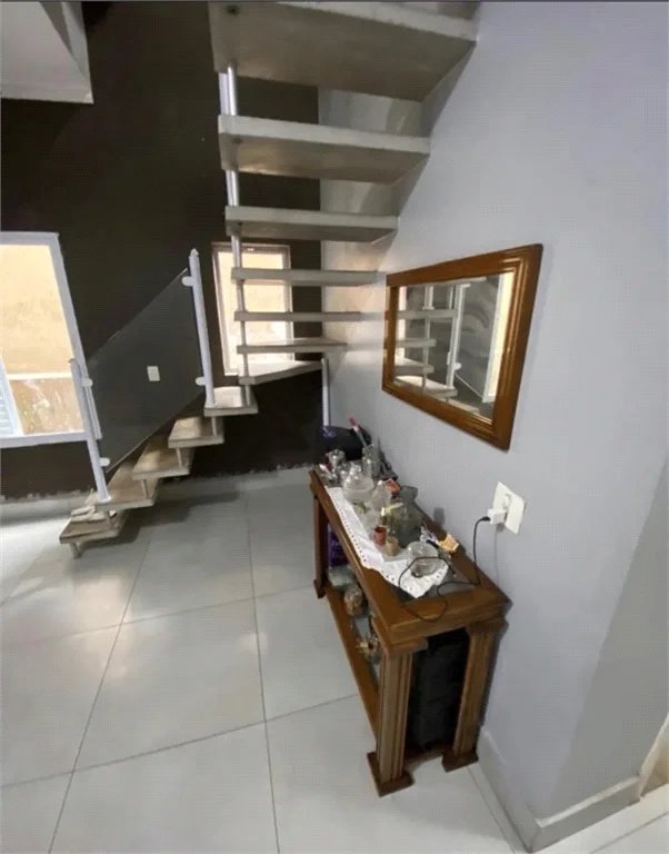 Sobrado à venda com 5 quartos em Santa Maria, Osasco, SP
