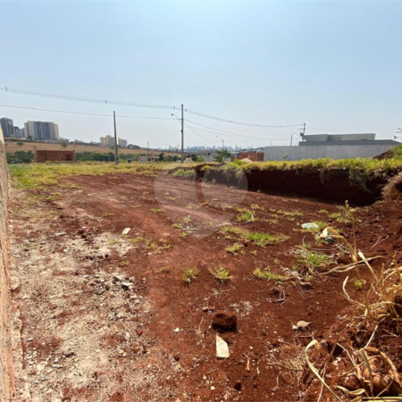 Terreno à Venda no Bairro Salto do Monjolinho