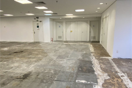 Sala comercial a 4 minutos estação Berrini