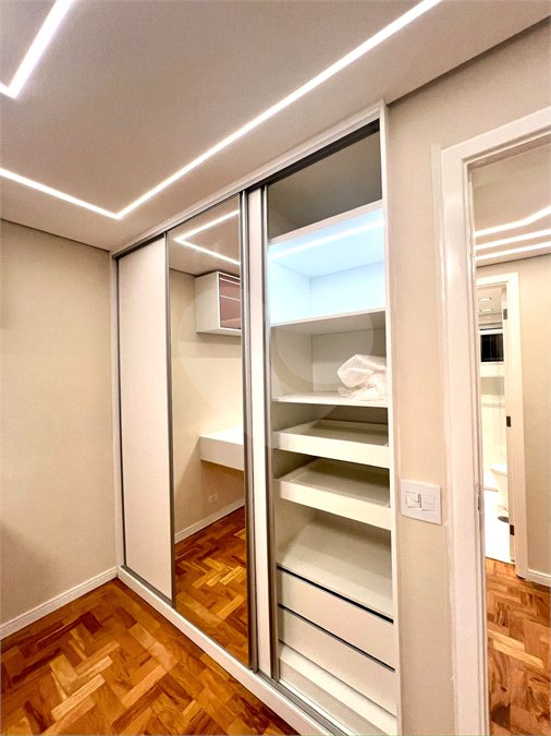 Apartamento à venda com 3 quartos, sendo 1 suíte, em Alto da Boa Vista, São Paulo, SP