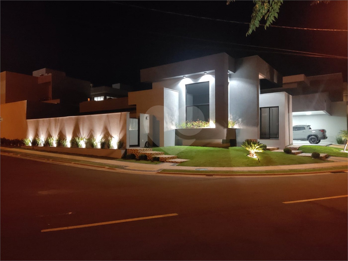 Casa para venda no condomínio de alto padrão Damha III,