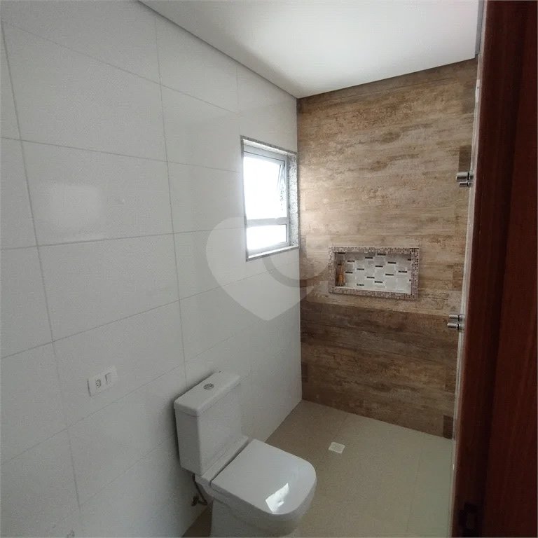 Sobrado à venda, 3 suítes, garagem, a 300 m do metrô Vila Matilde