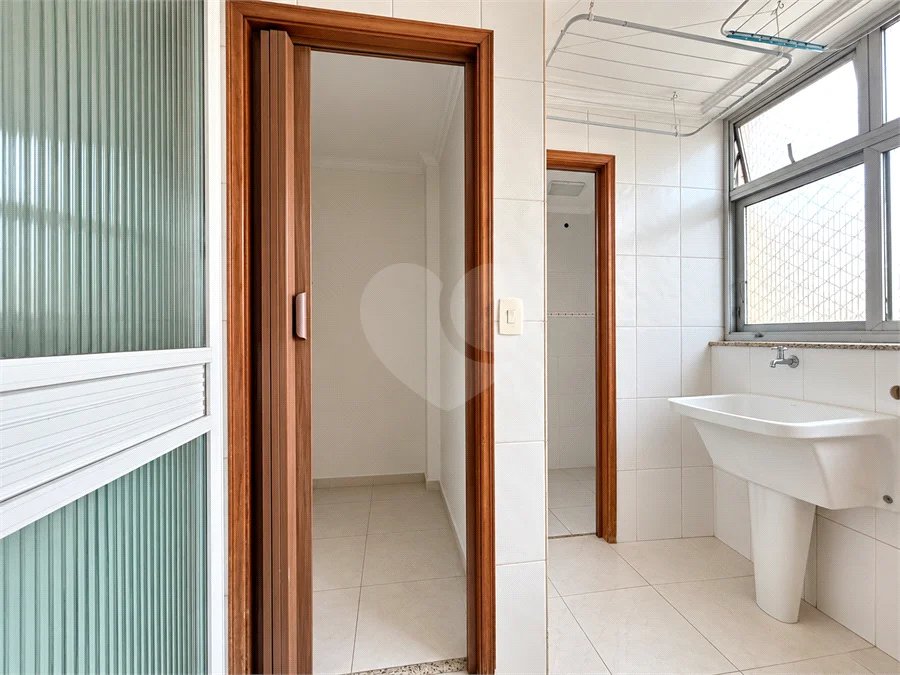 Apartamento com 3 dormitórios sendo 1 suíte à venda em Higienópolis, São Paulo - SP