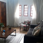 Casa totalmente térrea com 215 m² de área total