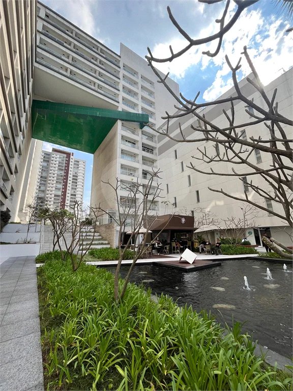 Conjunto comercial com 60m² , 1 banheiro , 2 vagas de garagem , à venda na Vila Leopoldina.