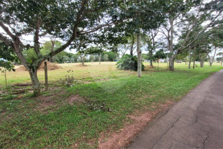 Loteamento Residencial no Condomínio Vila Pinhal do Broa.