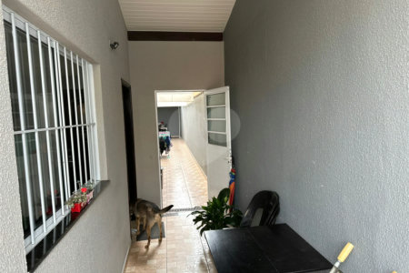 CASA A VENDA NO JARDIM DAS INDUSTRIAS COM 2 DORMITÓRIOS, 1 SUÍTE, 2 VAGAS, 125M², SJC