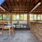 Residência térrea com 05 dormitorios, sendo 03 suítes, piscina e vagas para autos em Atibaia sp