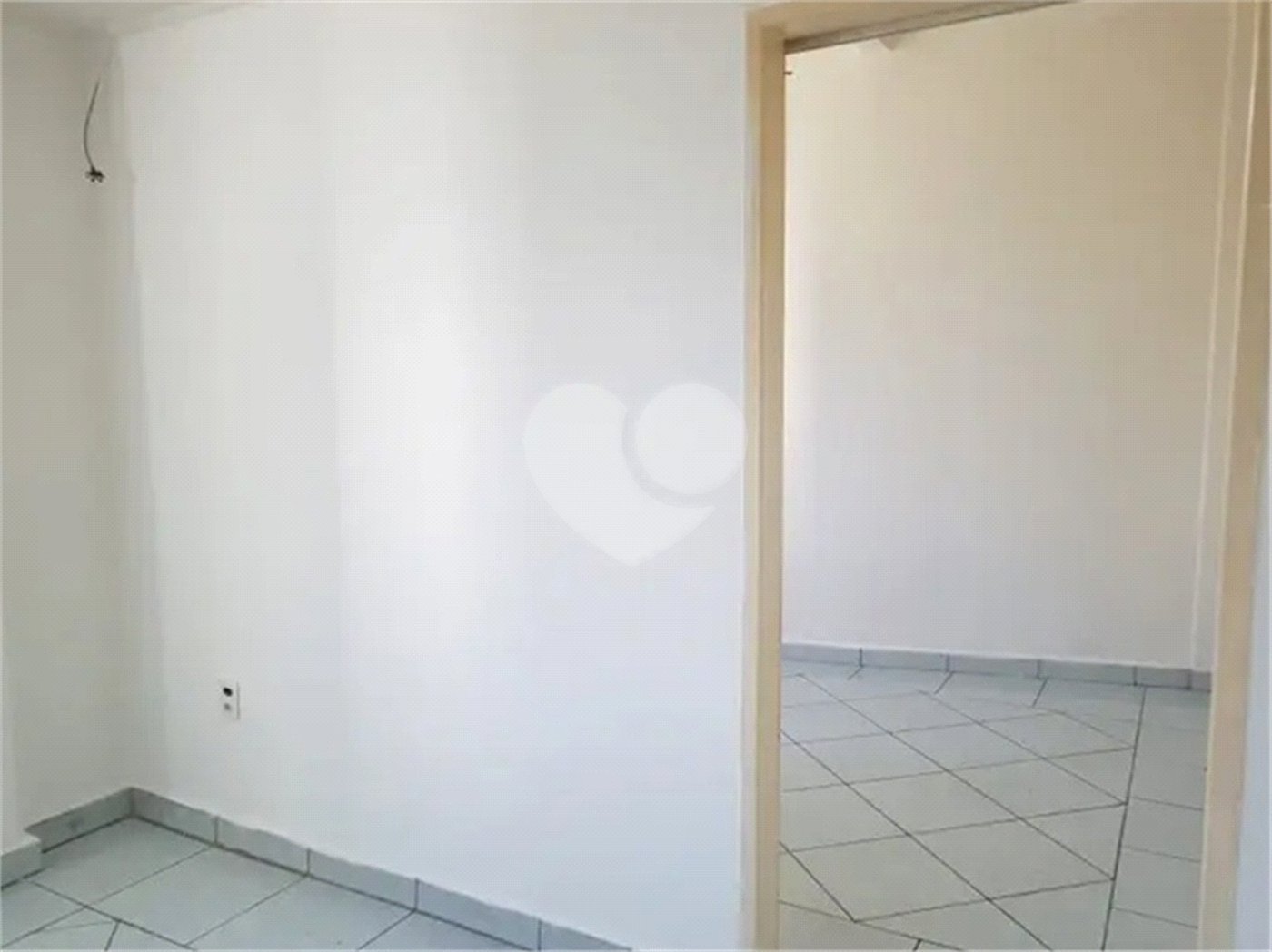 Studio / Kitnet No Centro em Frente ao Metrô