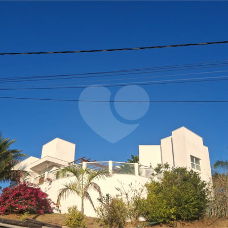 MARAVILHOSA CASA EM CONDOMÍNIO FECHADO – CAÇAPAVA/SP