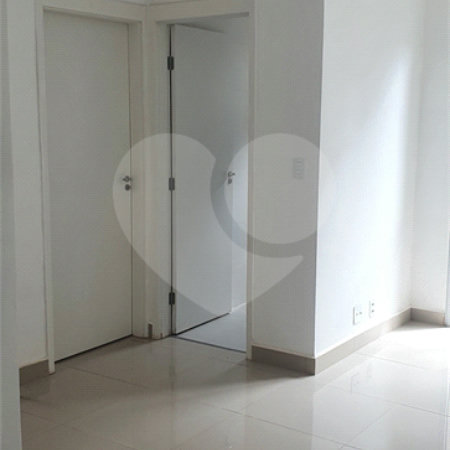 Apartamento para locação ou venda na Vila das Orquídeas.