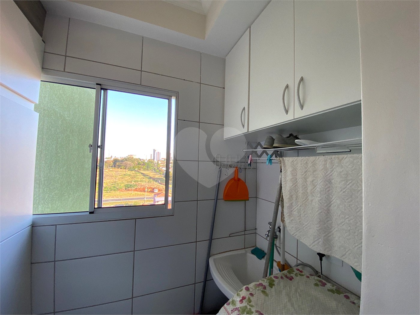 Apartamento de 2 dormitórios (1 suíte) próximo a Rodoviária
