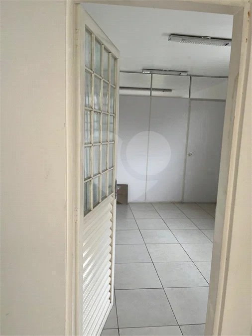 Ótimo Prédio Comercial !! Vende Total ou Aluga andar superior..OPORTUNIDADE !