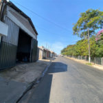 Casa térrea com salão comercial para venda no Santa Felícia.