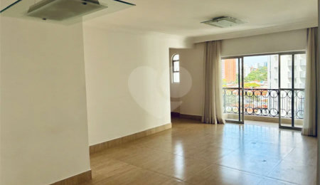 Apartamento à venda com 3 quartos, sendo 1 suíte,  em Campo Belo, São Paulo, SP