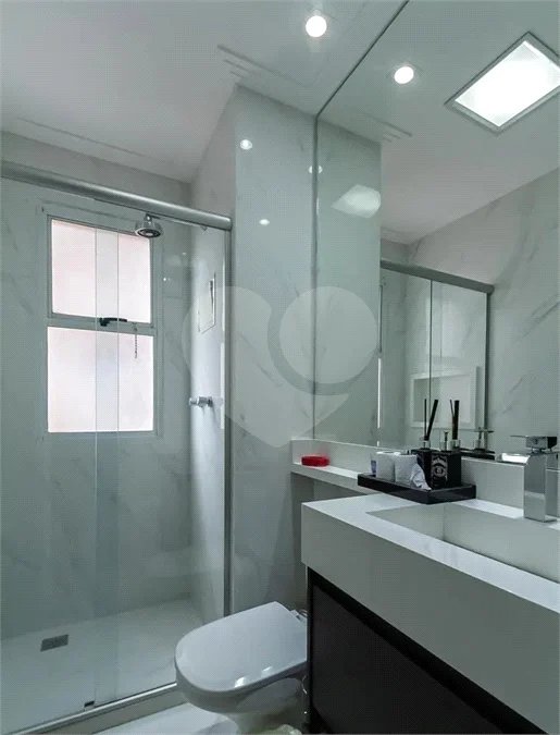 Apartamento mobiliado de 102 m² para locação no Centro de São Bernardo do Campo, com 3 dormitórios, 1 suíte, varanda gourmet com vista para o Paço Municipal, 2 vagas e lazer completo.