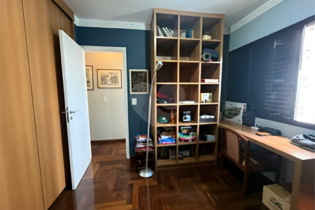 Apartamento à venda com 3 quartos, sendo 1 suíte, em Santo Amaro, São Paulo, SP