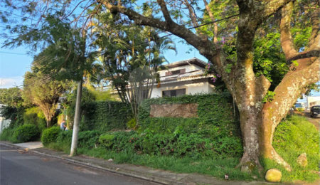 Casa à venda com 5 quartos, sendo 3 suítes,  em Jardim do Lago, Atibaia, SP
