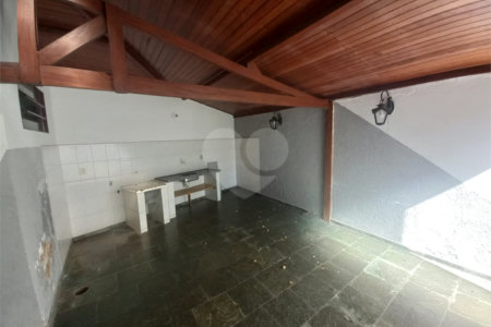 Casa térrea para venda ou locação no Parque Estancia Suíça.