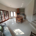 3 AMPLAS SUITES MAIS ECRITORIO MUITO VERDE E AMPLO QUINTAL