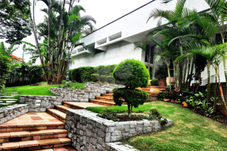 Casa para alugar com 4 quartos, sendo 2 suítes,  em Alto da Boa Vista, São Paulo, SP