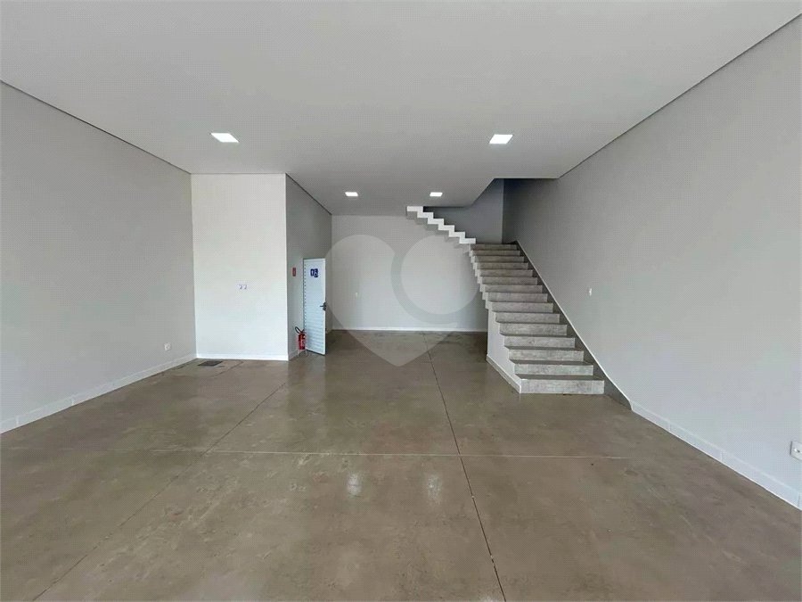 SALÃO COMERCIAL 285 m² COM MEZANINO PARA LOCAÇÃO / VENDA