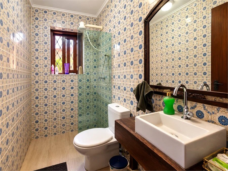Sobrado com cinco quartos sendo 3 suites 4 vagas| R$ 3.300.000 no Alto da Boa Vista - São Paulo