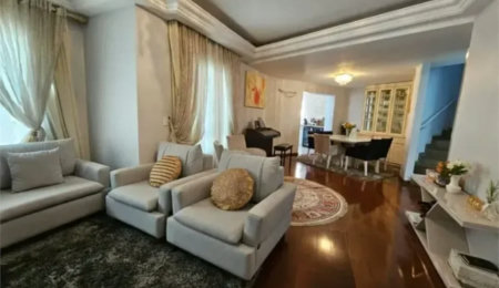 Casa à venda com 3 quartos, sendo 2 suítes,  no condomínio Vila Borghese, São Paulo - SP